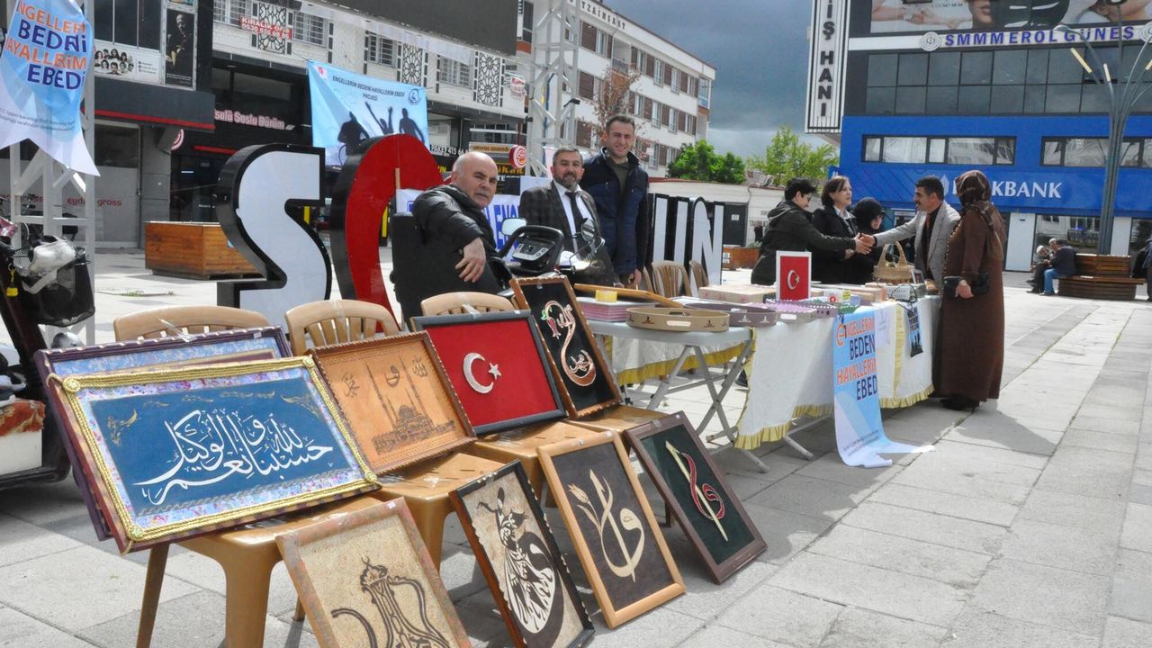 Engelliler, el sanatlarını sergiledi