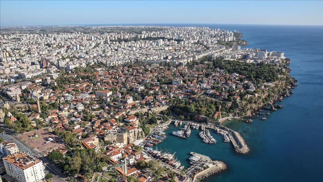 Akdeniz'in incisi ve tarihi hazinesi: Antalya