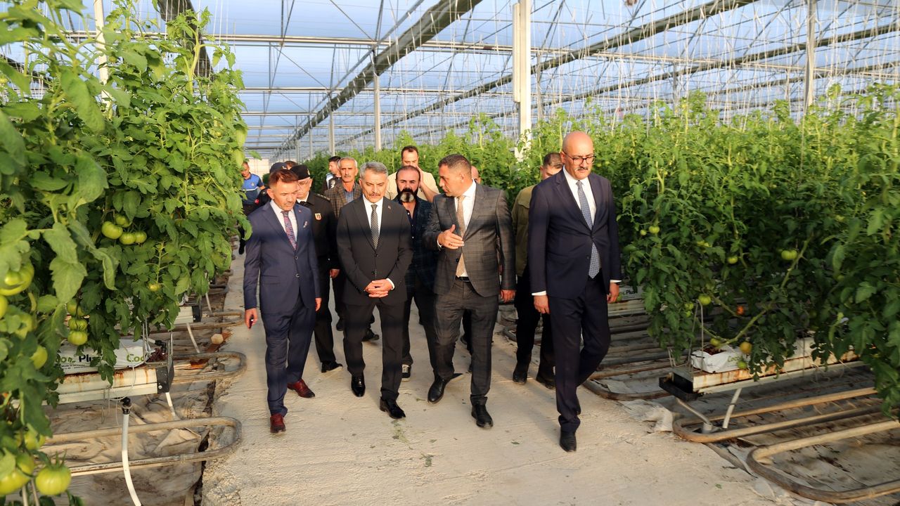 Yozgat valisi inceledi, başkan bilgi verdi