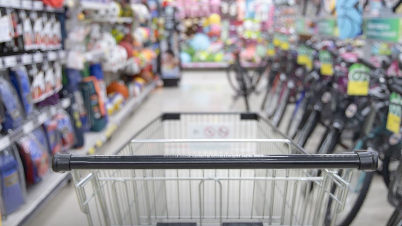 Tehlikeli oyun şimdi de marketlere sızıyor: Veliler çocuklarınızın eline dikkat edin!