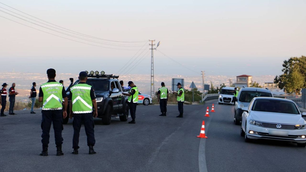 Hasat devam ederken jandarmadan uyarı geldi: Çiftçiler aman dikkat!