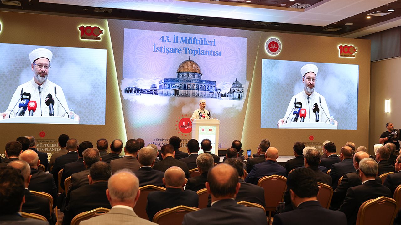 ‘Yeryüzünü yeni bir hukuka ve medeniyete kavuşturmak şarttır’