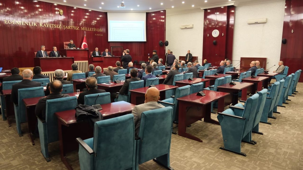 Vali mecliste: Yozgat ciddi yatırım almış!