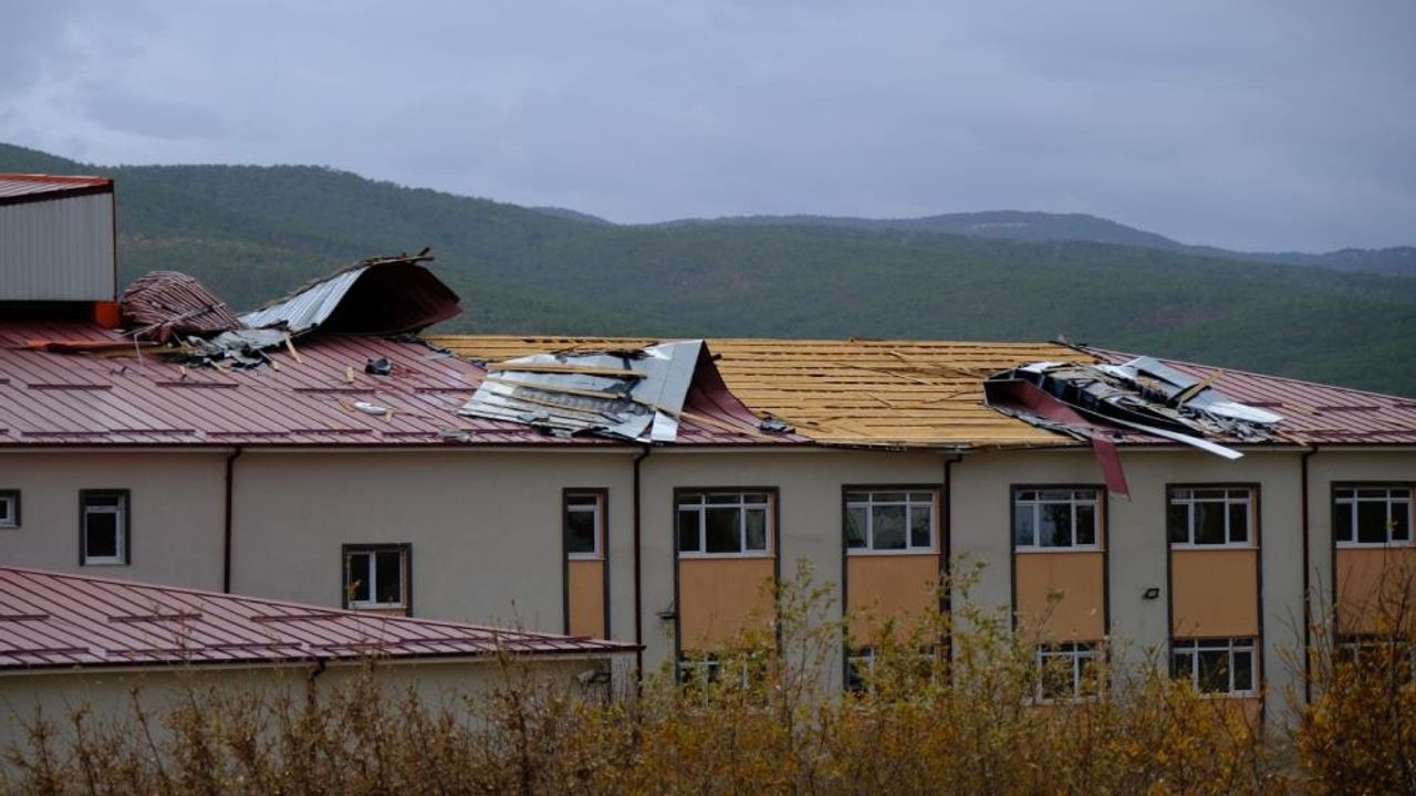 Yozgat'ta fırtınanın hasarı tespit ediliyor!