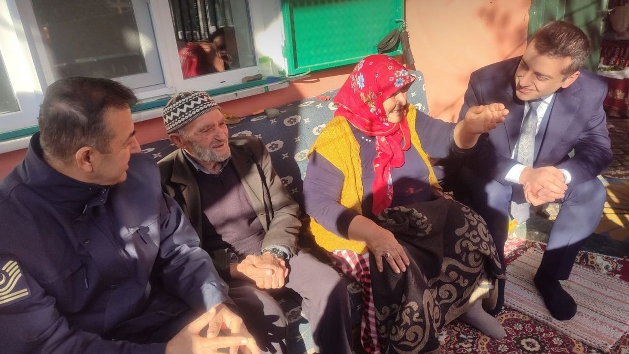 Sarayken Kaymakamı ulu çınarları unutmadı!