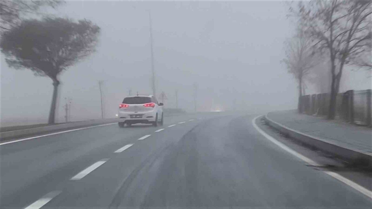 Yozgat’ta sis sürücüleri zorluyor!
