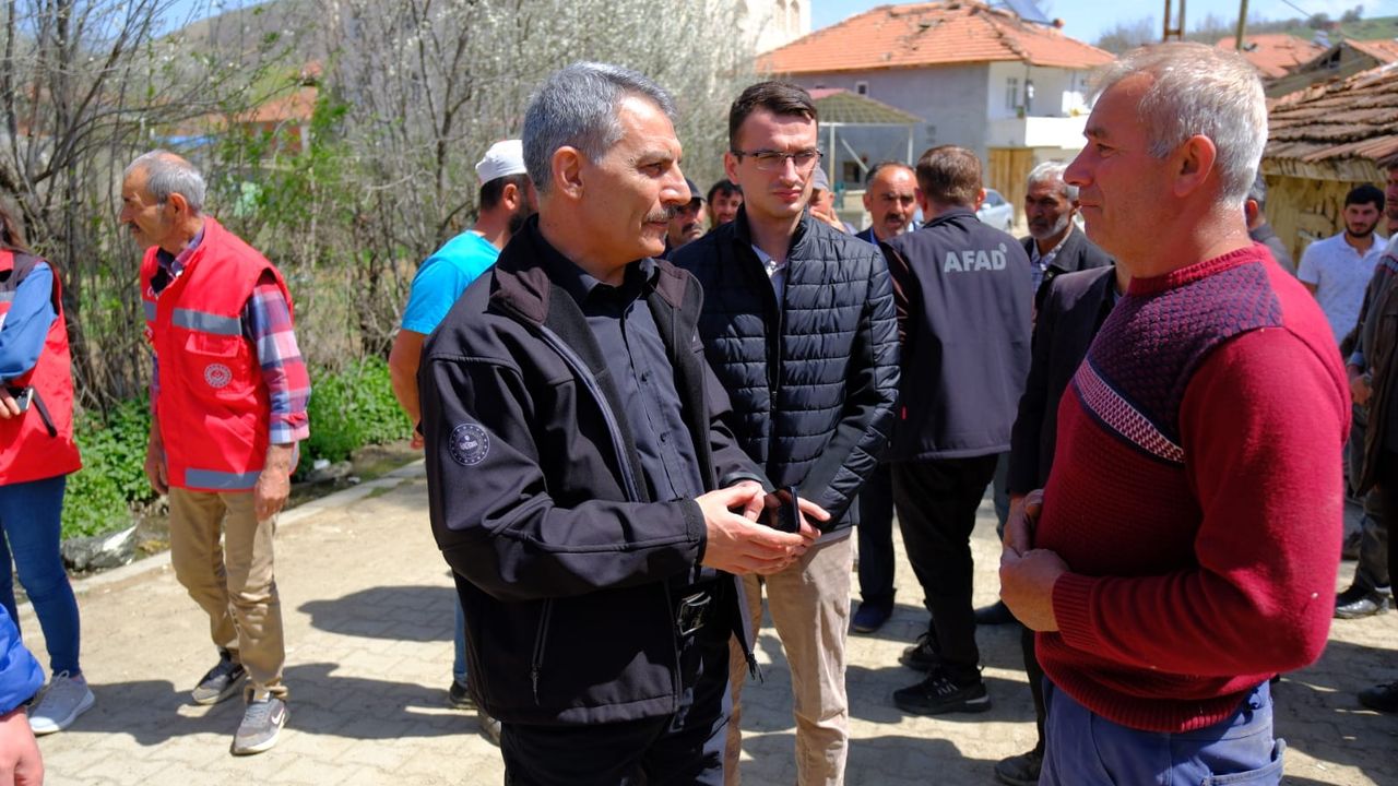 Yozgat Valisi depremden etkilenen vatandaşları yalnız bırakmıyor