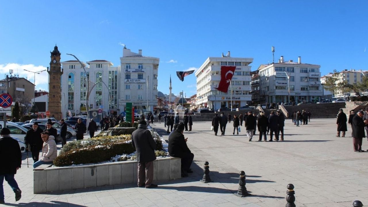 Yozgat Cumhuriyet Meydanına gelip açıklamada bulundular: 81 ildeyiz!