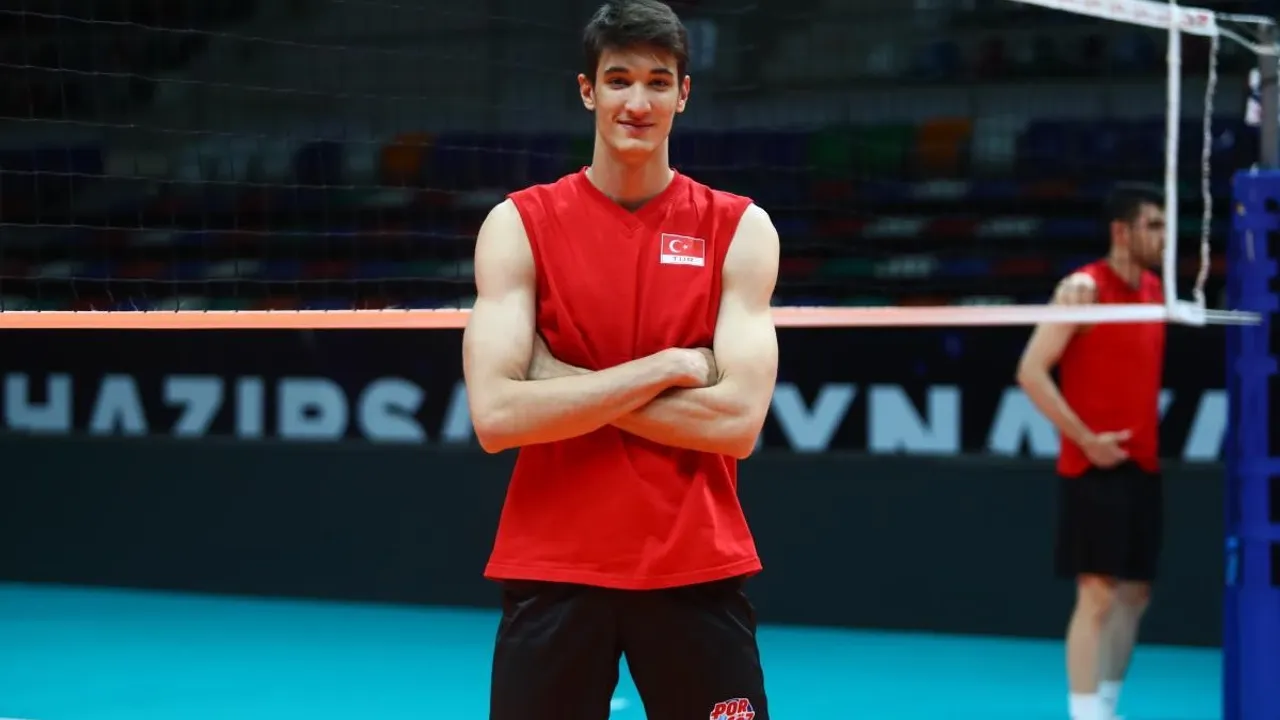 Milli voleybolcu canlı yayında İngilizceyi unutmuştu! Açıklama geldi:" Türkçe bile konuşamadım"