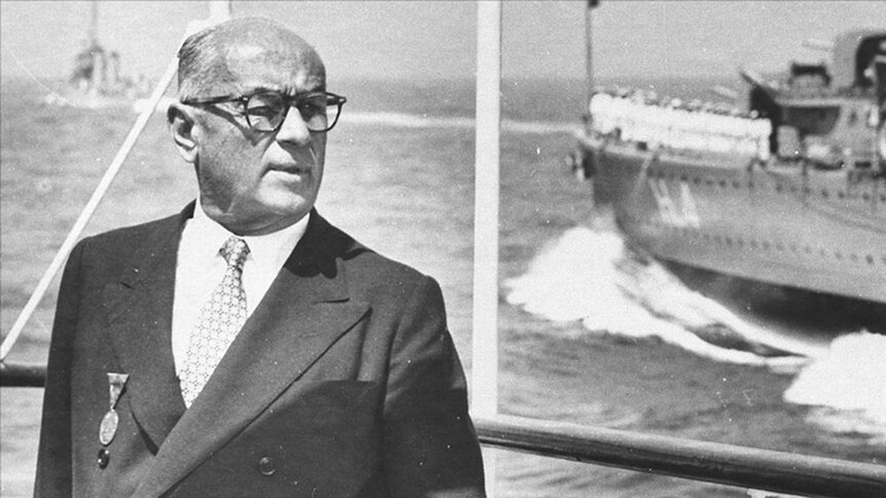 Türkiye'nin 3'üncü Cumhurbaşkanı kimdir?