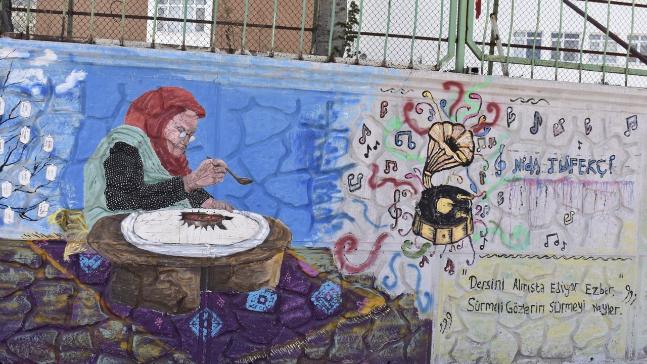 Yozgat duvarlara yansıdı! Görsel şölen oluşturdu
