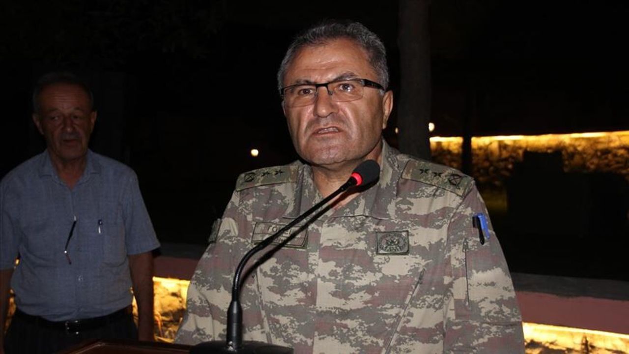 Metin Tokel kimdir?