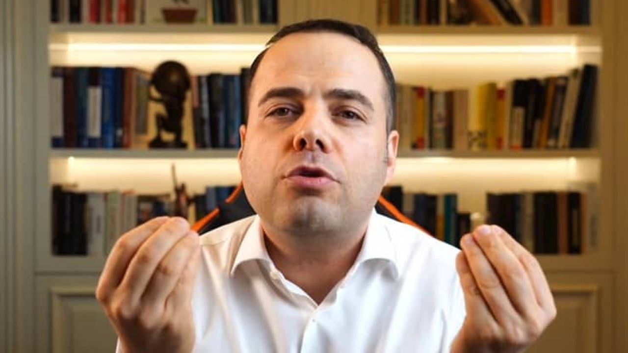 Özgür Demirtaş kimdir?