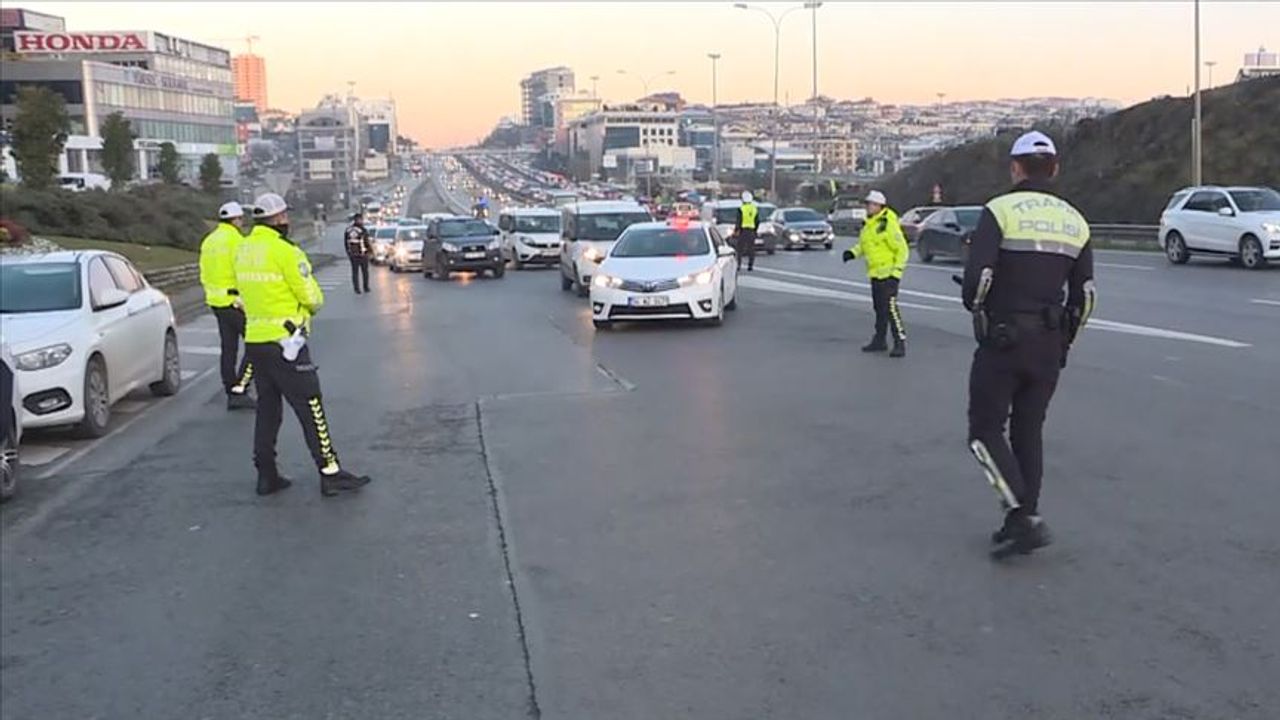 Bakan açıkladı: Binlerce sürücüye ceza yağdı!