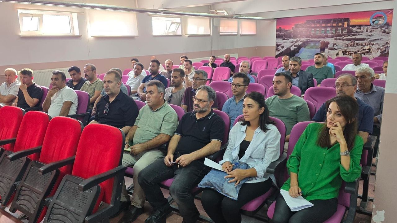 Kaymakam Demir okul müdürleriyle bir araya geldi