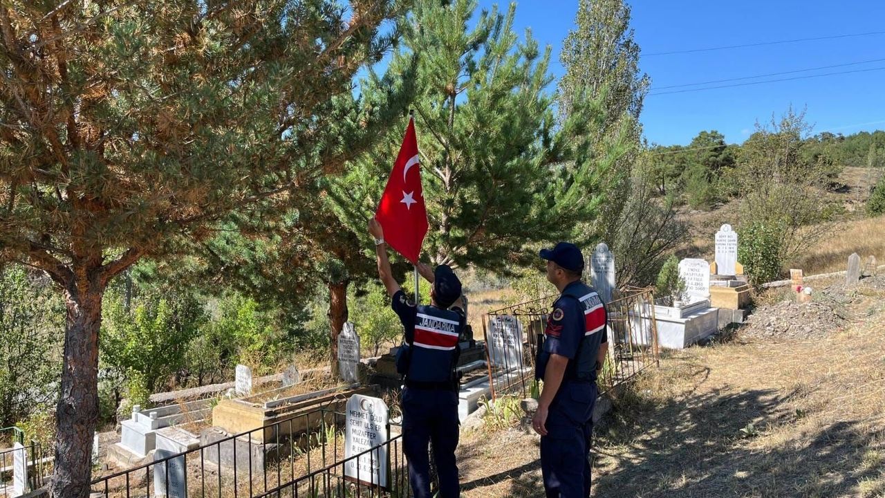 Çayıralan'da şehit kabristanları temizlendi