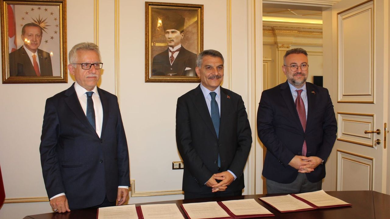 Yozgat'ta büyük festival için imza töreni düzenlendi