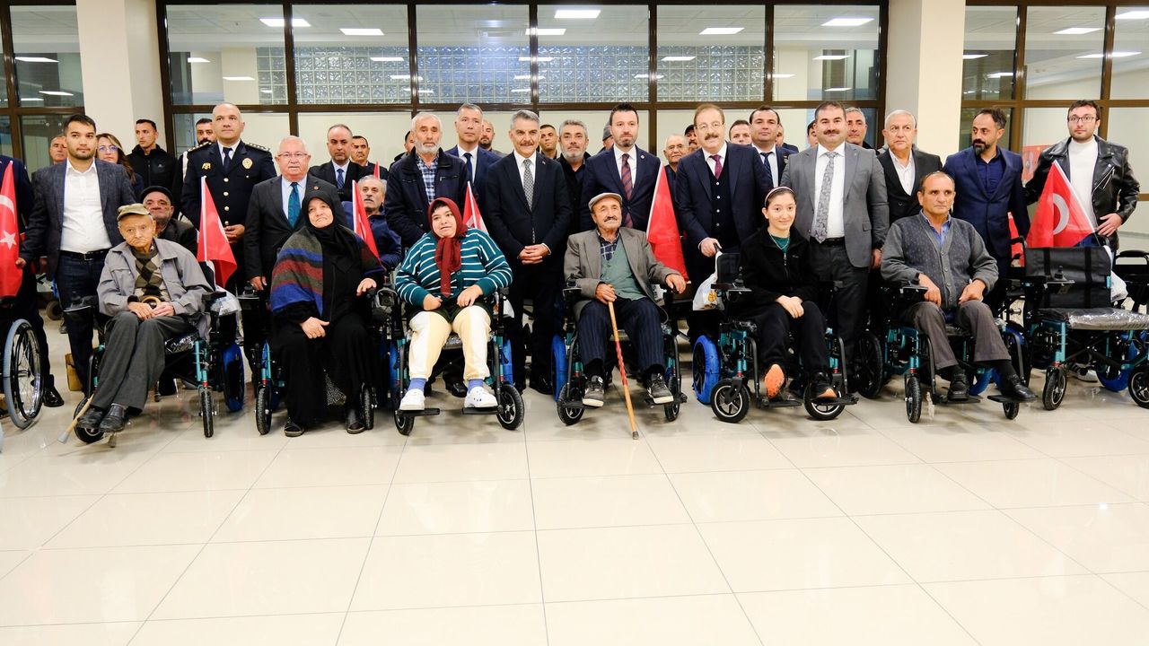 Yozgat'ta ihtiyaç sahiplerine tekerlekli sandalye dağıtımı yapıldı