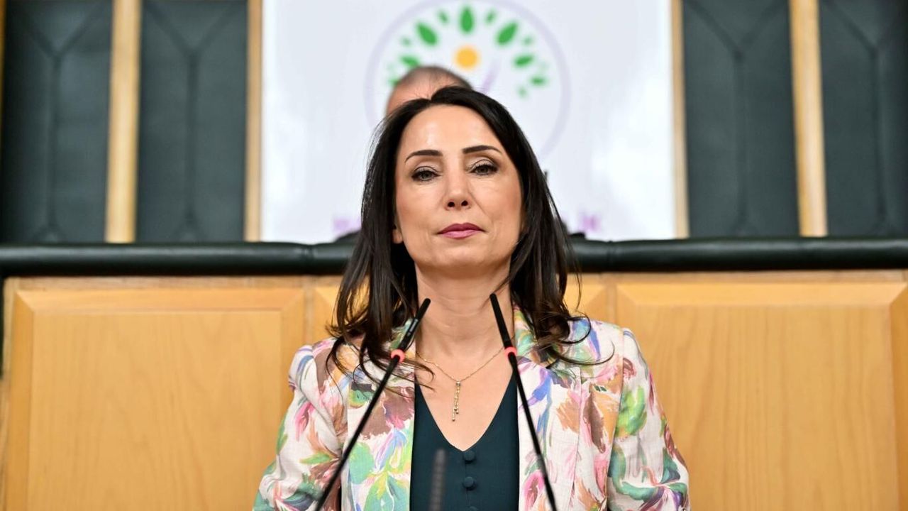Tülay Hatimoğulları kimdir? Kaç yaşında ve nereli? Neden gündem oldu? Ne tür açıklamalda bulundu?