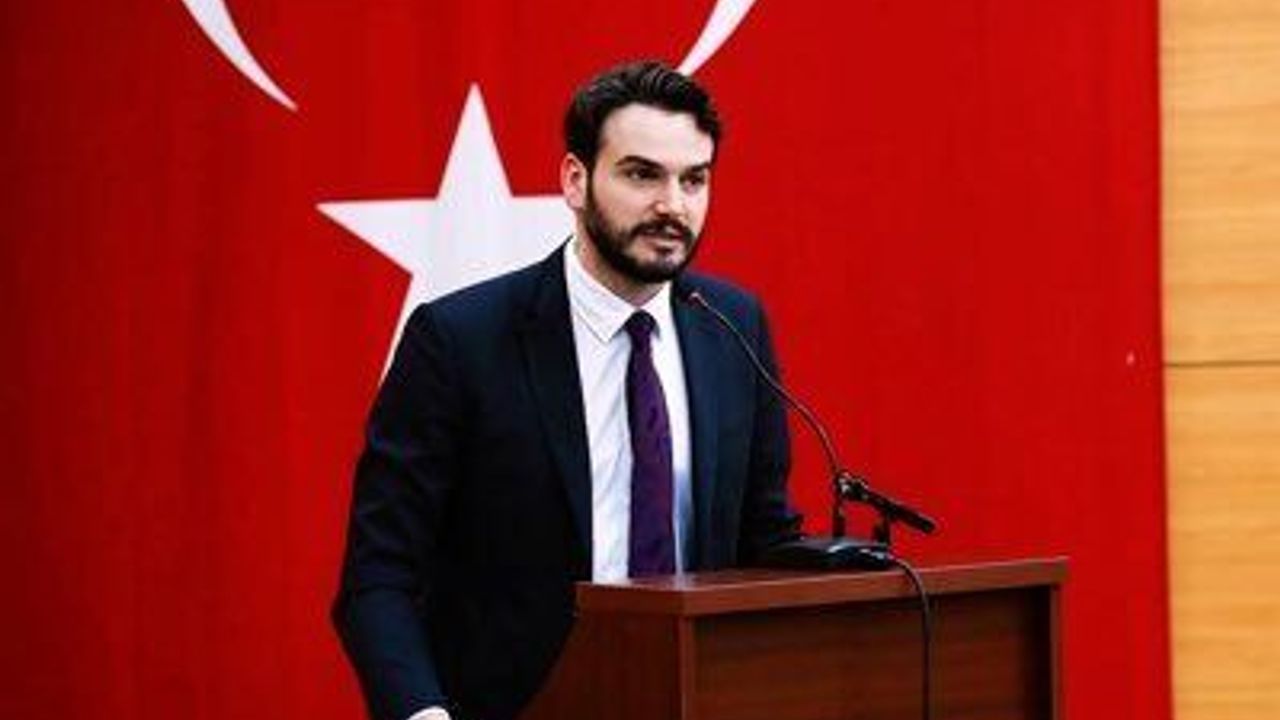 Dr. Kadir Cenk Özatıcı kimdir, nereli ve kaç yaşında? Dr. Kadir Cenk Özatıcı'nın eğitimi, kariyeri ve siyasi geçmişi