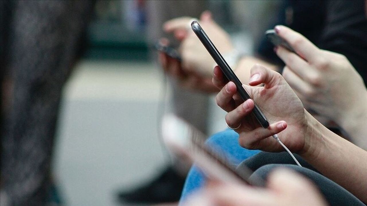 Telefonunuz sizi dinliyor olabilir mi? Bu ayarı hemen kapatın!