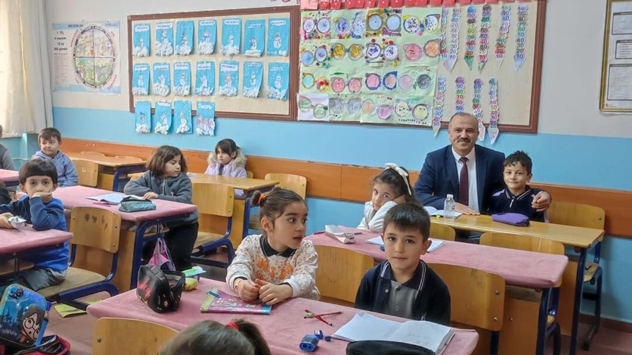Saraykent İlçe Müdürü Doğan, öğrencilerle bir araya geldi