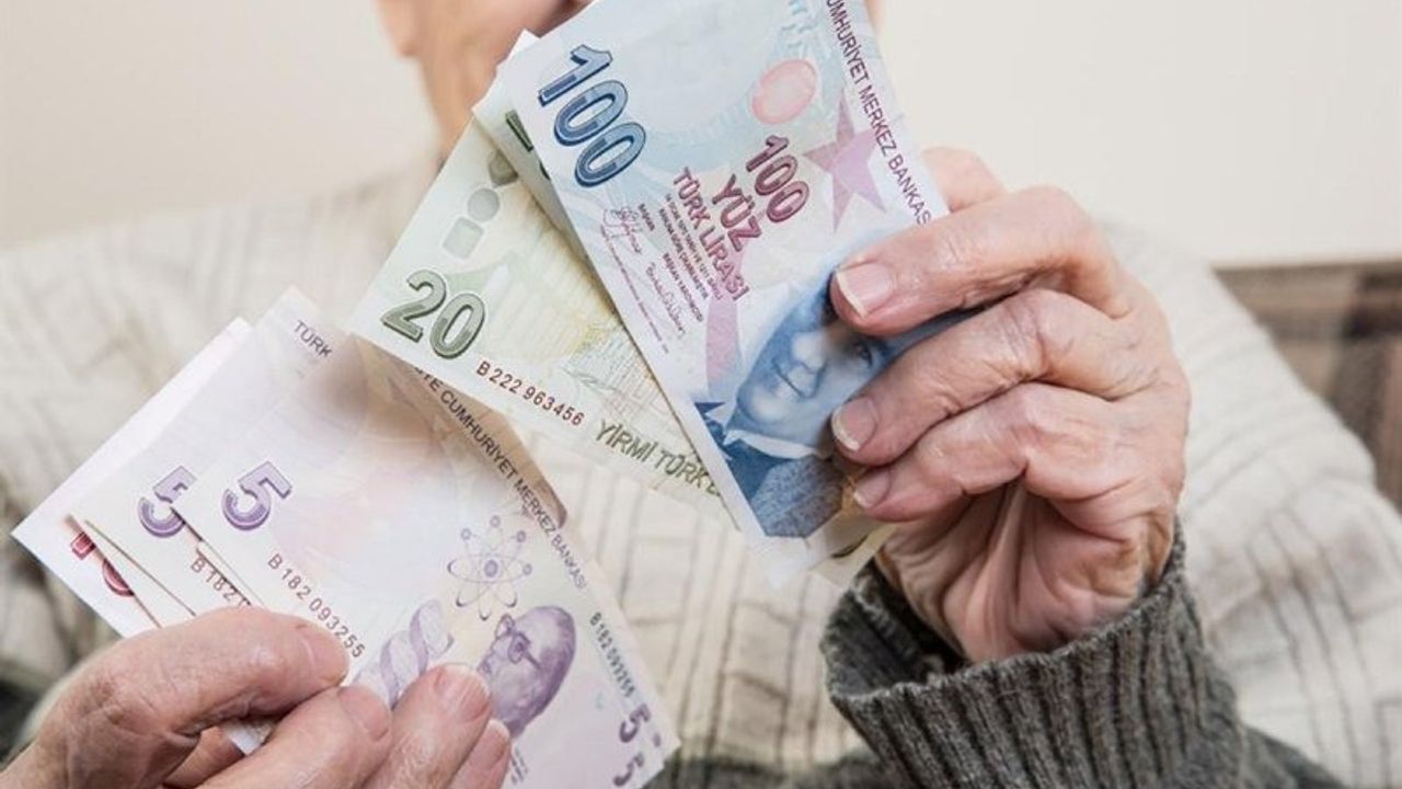 Emekli ilgilendiren yeni düzenleme: Ödeme tarihleri açıklandı!