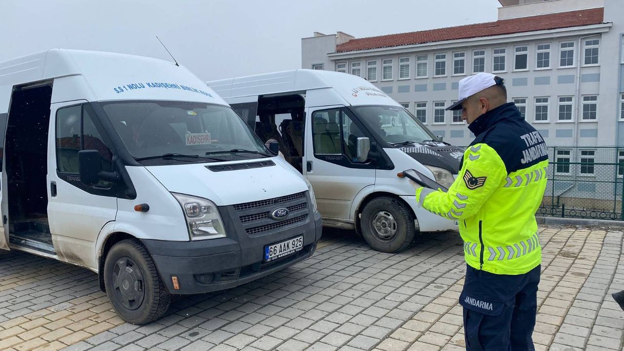 Çekerek'de okul servislerine sıkı denetim