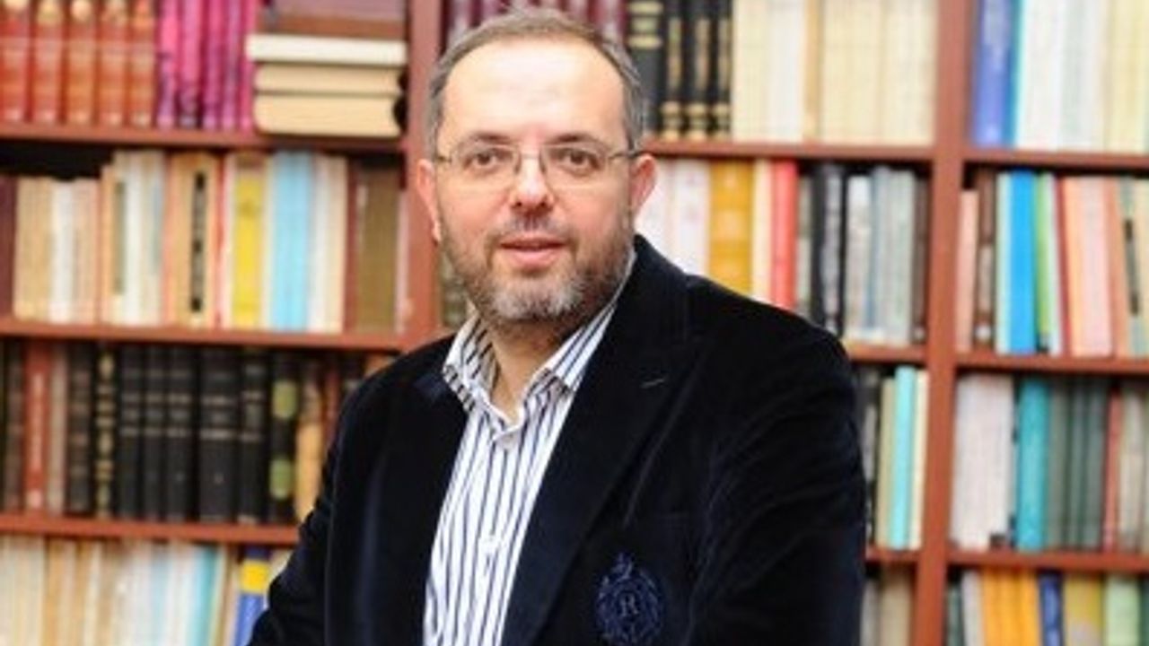 Tarihçi Erhan Afyoncu kimdir?