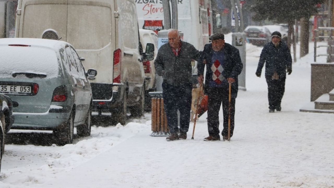 Yozgat’ta kar ve soğuk hava etkisini artırıyor!