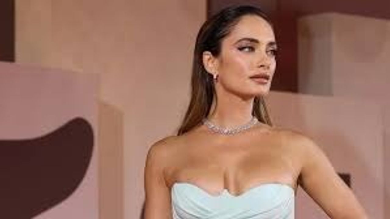 Cevat’ın İtalyan Eşi Aniesi Kimdir? Denise Capezza ile Şakir Paşa Ailesi’nde dikkat çeken performans!