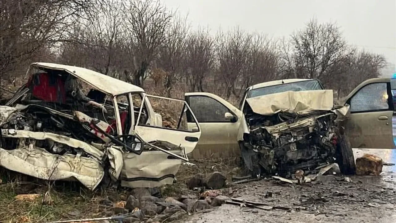 Feci kaza: 4 ölü, 6 yaralı!