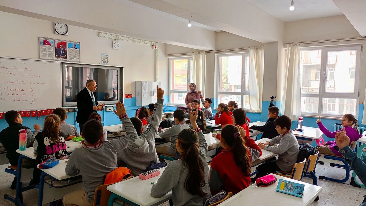 Kadışehri'nde aydınlık gelecek için kitap çağrısı!