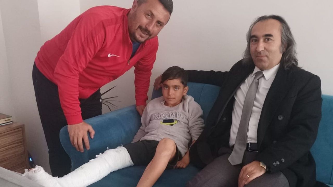 Başarılı oyuncuya geçmiş olsun ziyareti