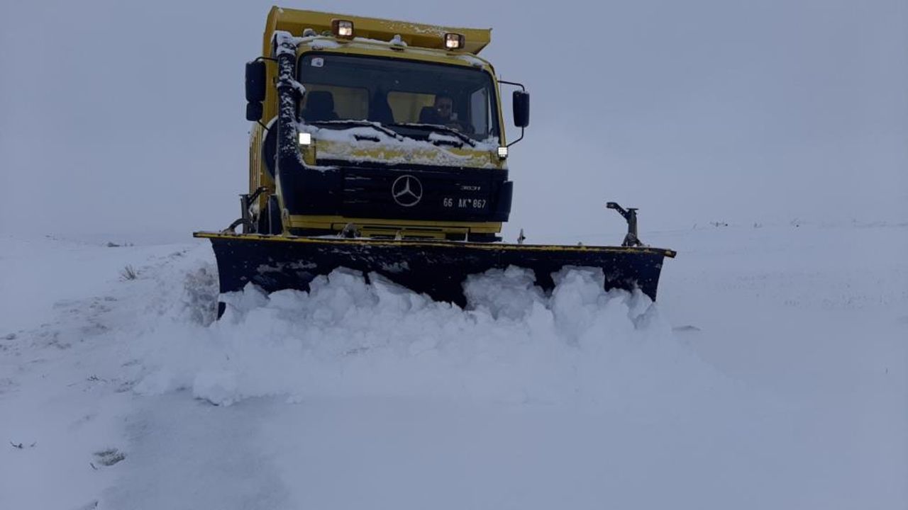 Yozgat'ta kar temizleme çalışmaları aralıksız sürüyor!