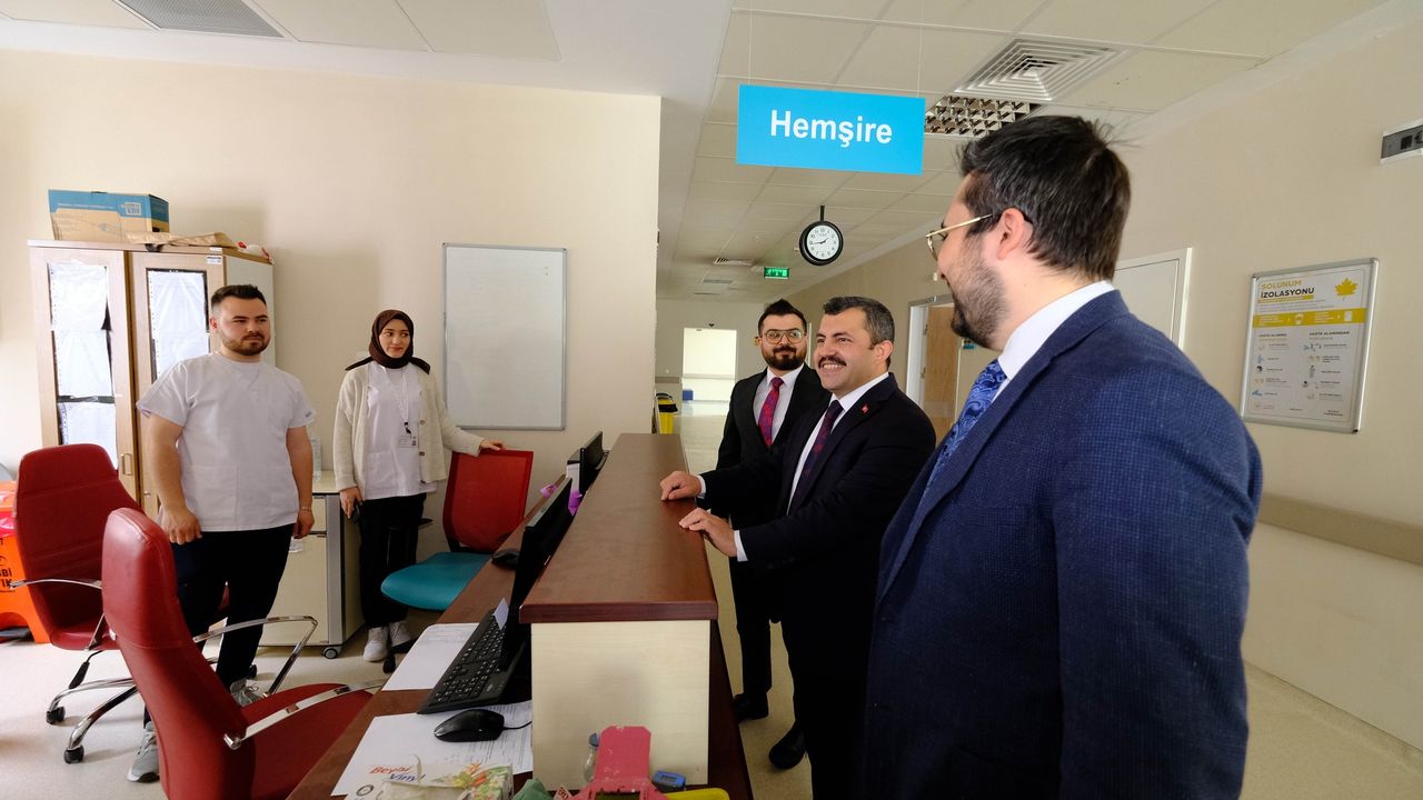 Belediye Başkanından başhekime ziyaret