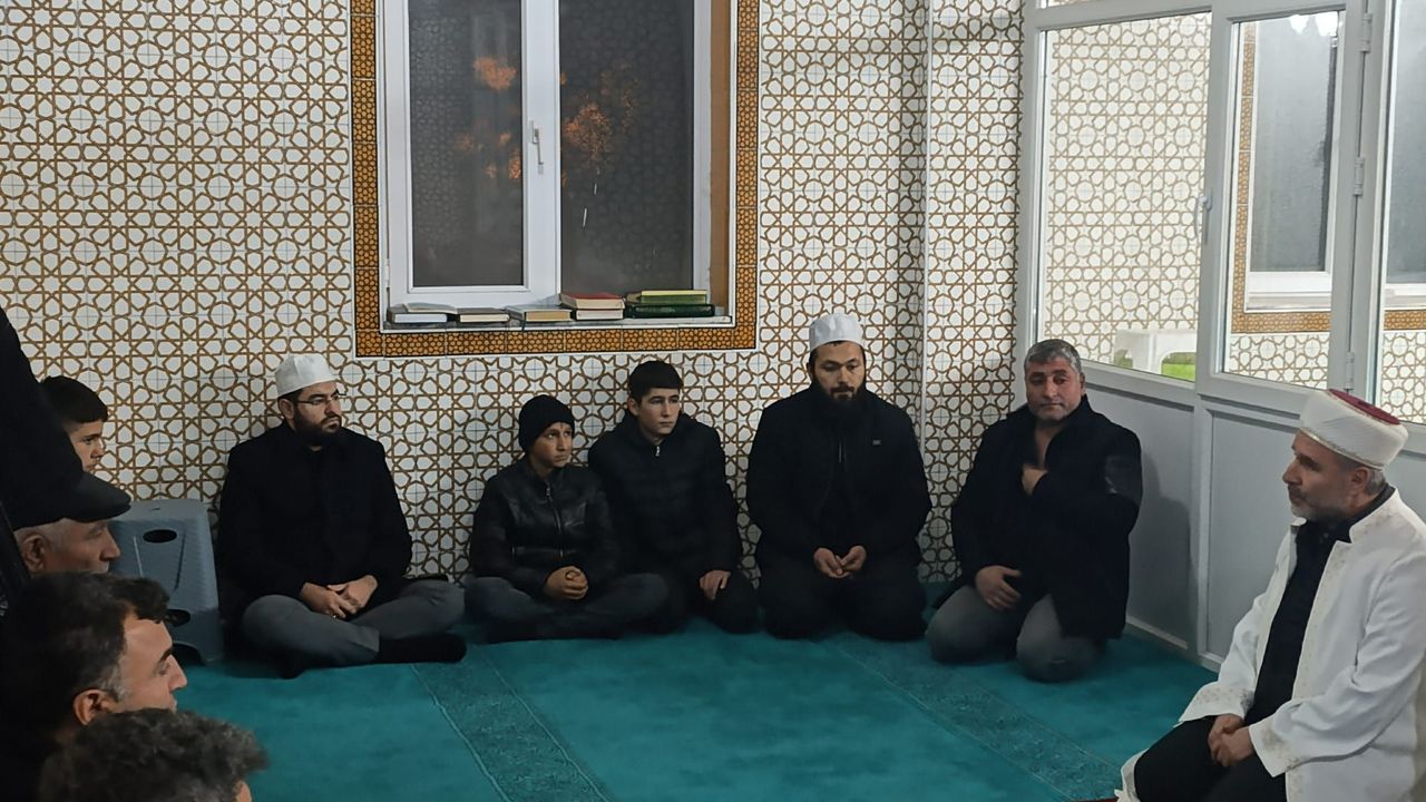 Yozgat'ta halk yatsı namazında buluştu