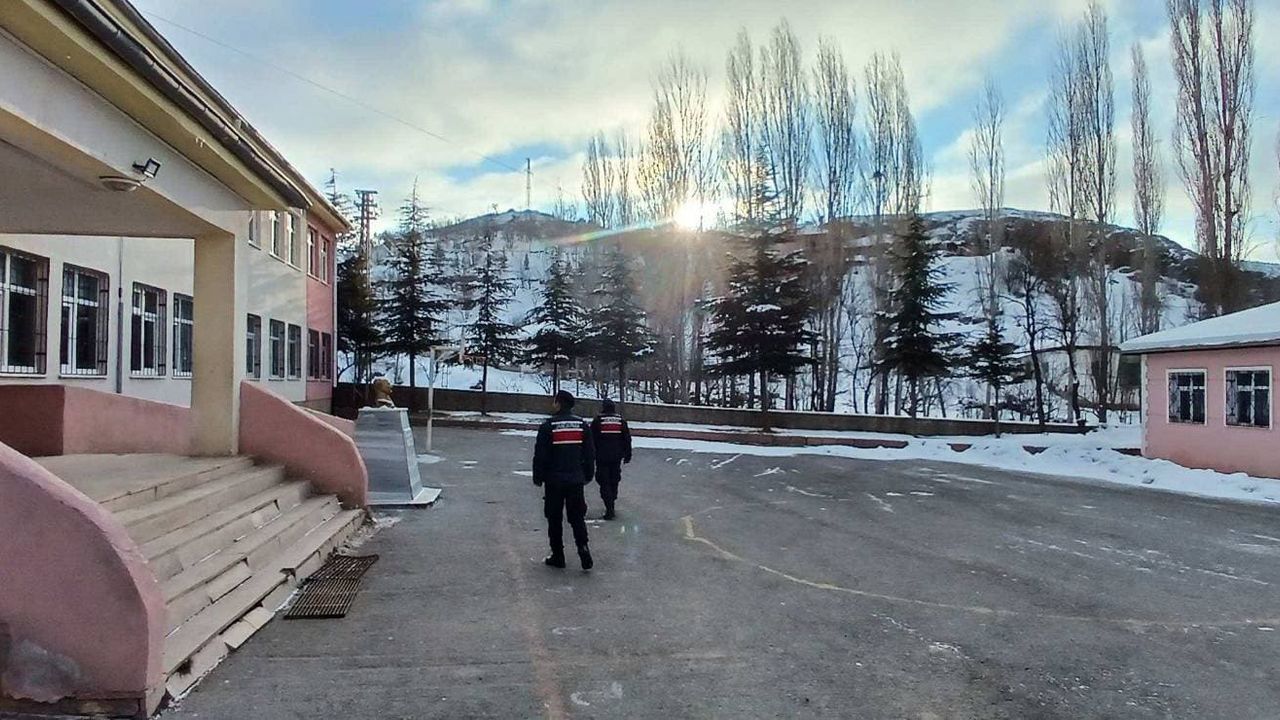 Akdağmadeni'nde okul çevresinde güvenlik denetimi!