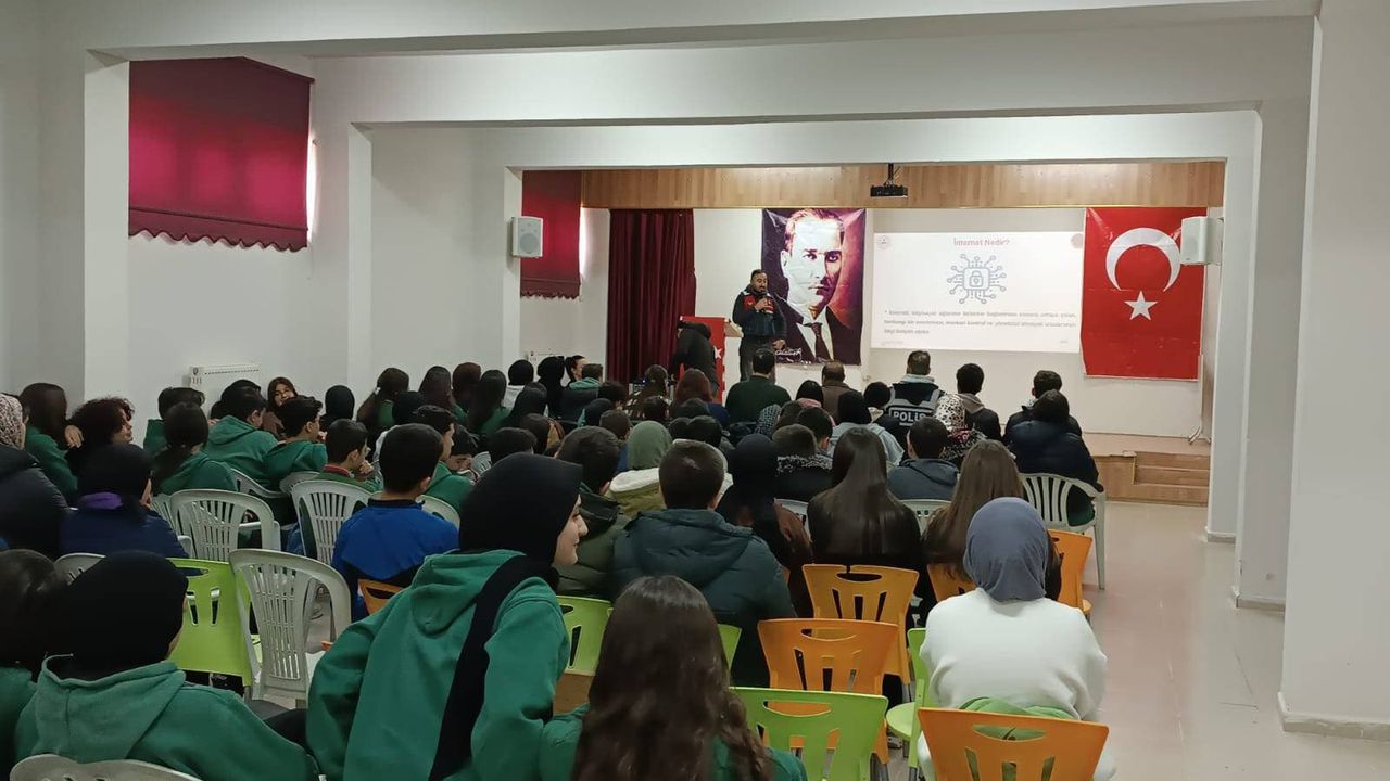 Yozgat'ta öğrenci ve veliler bilgilendirildi