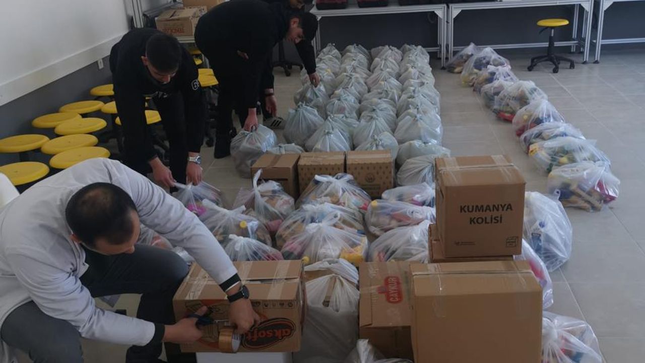 Bilim Teknik öğrencilerinden gıda yardımı