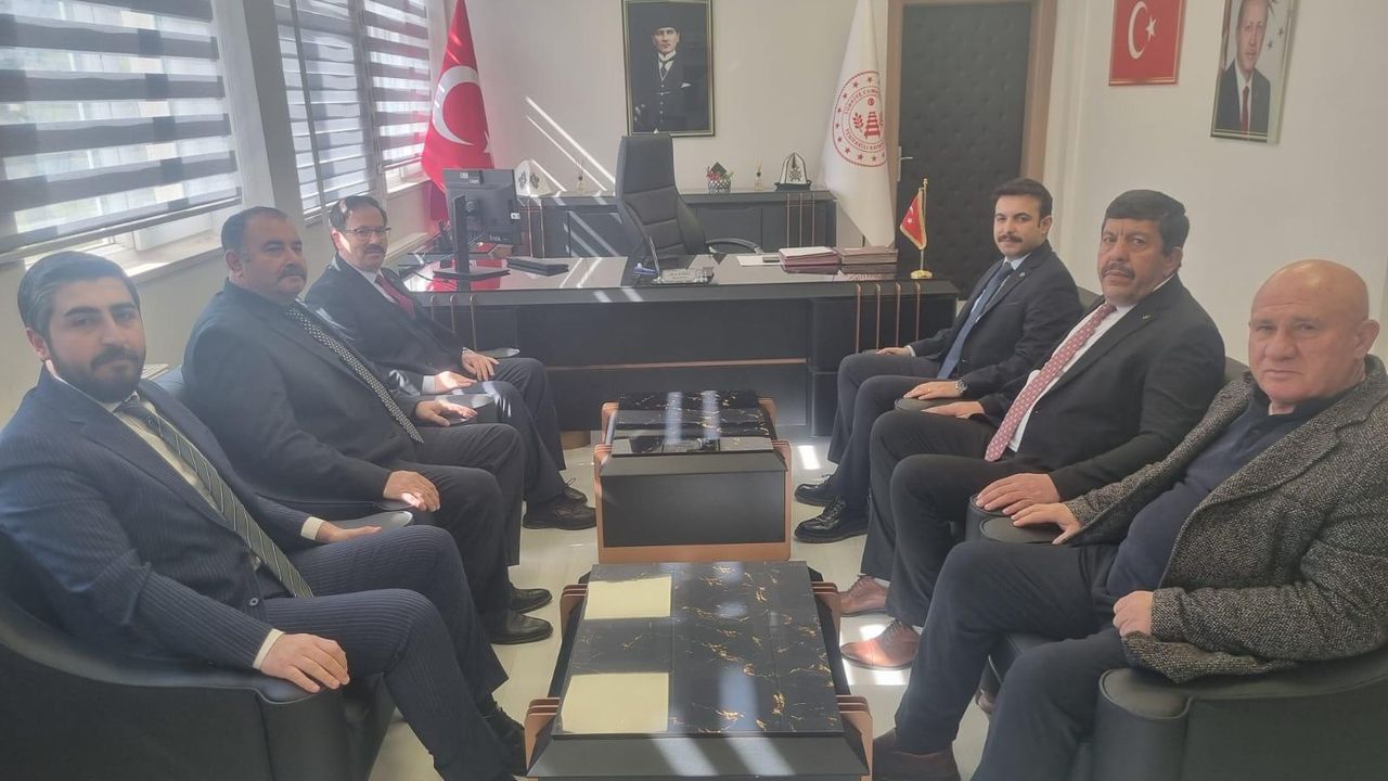 AK Parti'den Yenifakılı'ya Ramazan ziyareti
