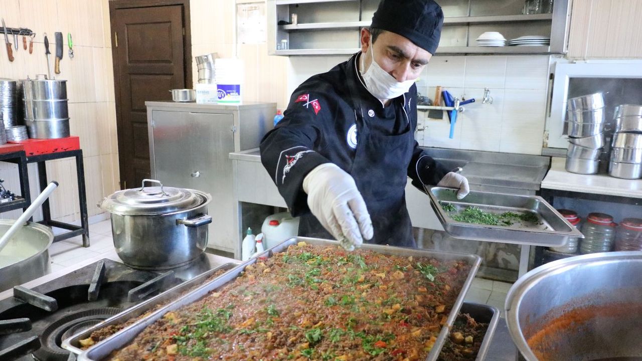 Yozgat Belediyesinden 300 haneye sıcak yemek