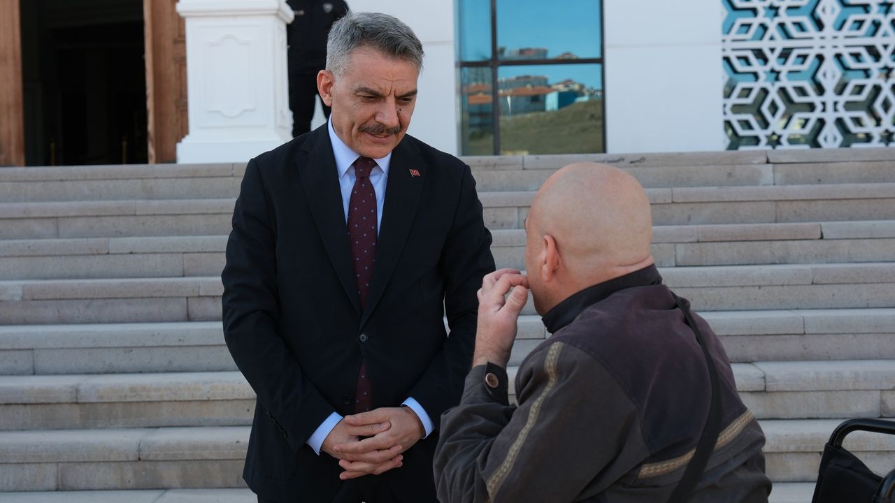 Vali Özkan vatandaşlarla bir araya geldi