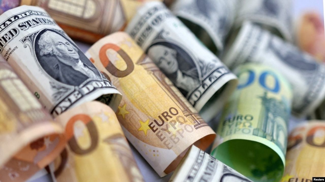 Döviz piyasasında büyük hareketlilik devam ediyor