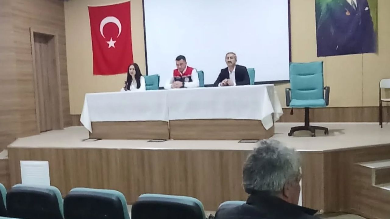 Muhtarlar ve üreticiler bilgilendirildi
