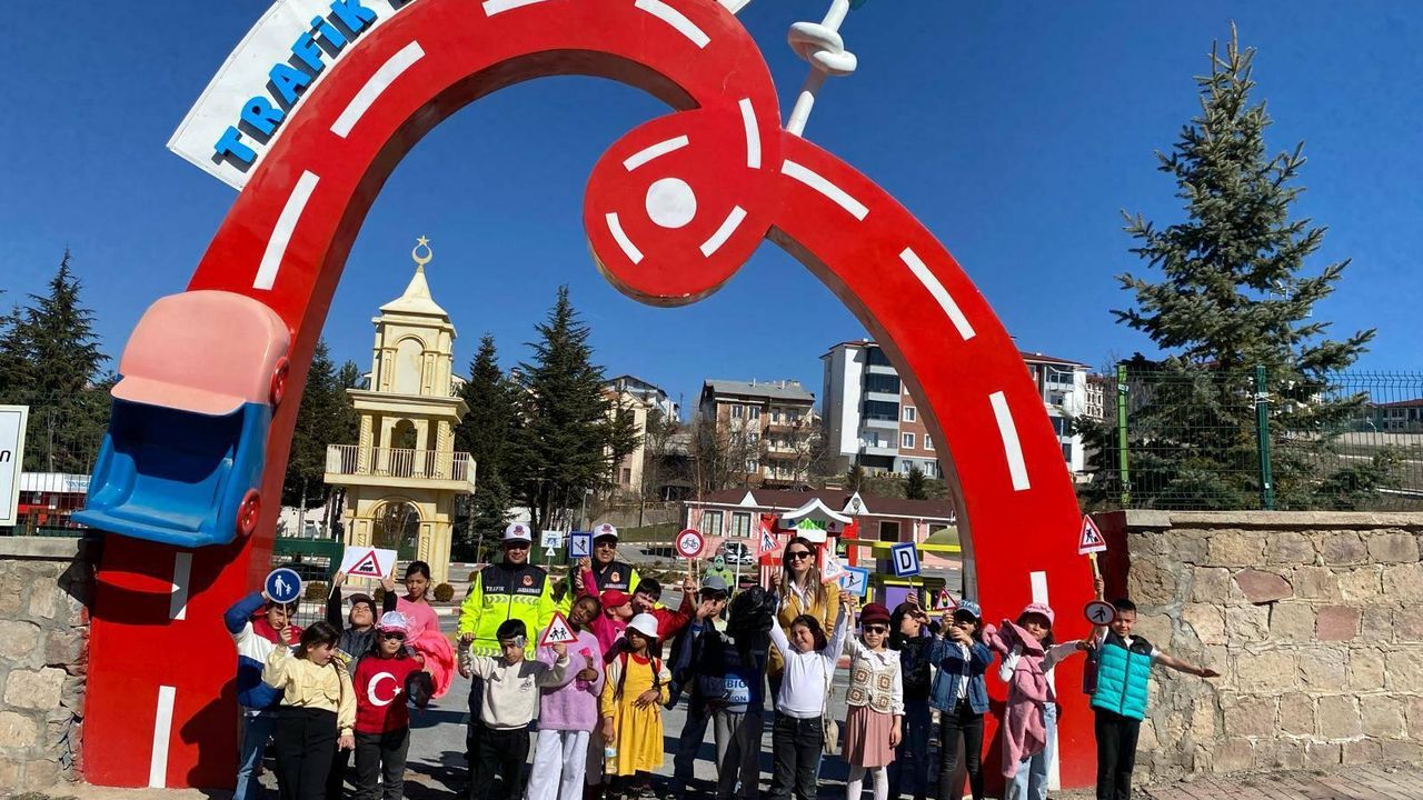 Yozgat Jandarmasından öğrencilere trafik eğitimi