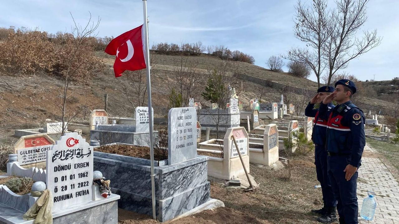 Saraykent'te şehit kabirlerine temizlik
