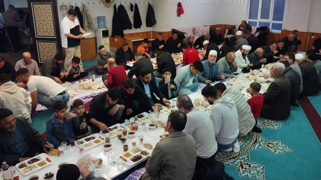 Yozgat'ta aileler iyilik sofrasında buluştu