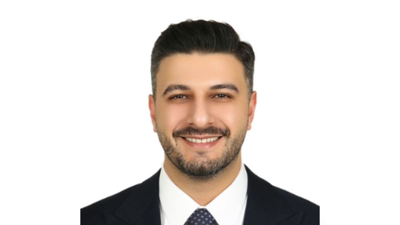 Belediyeden istifa eden Ozan Özgür Doğru kimdir?