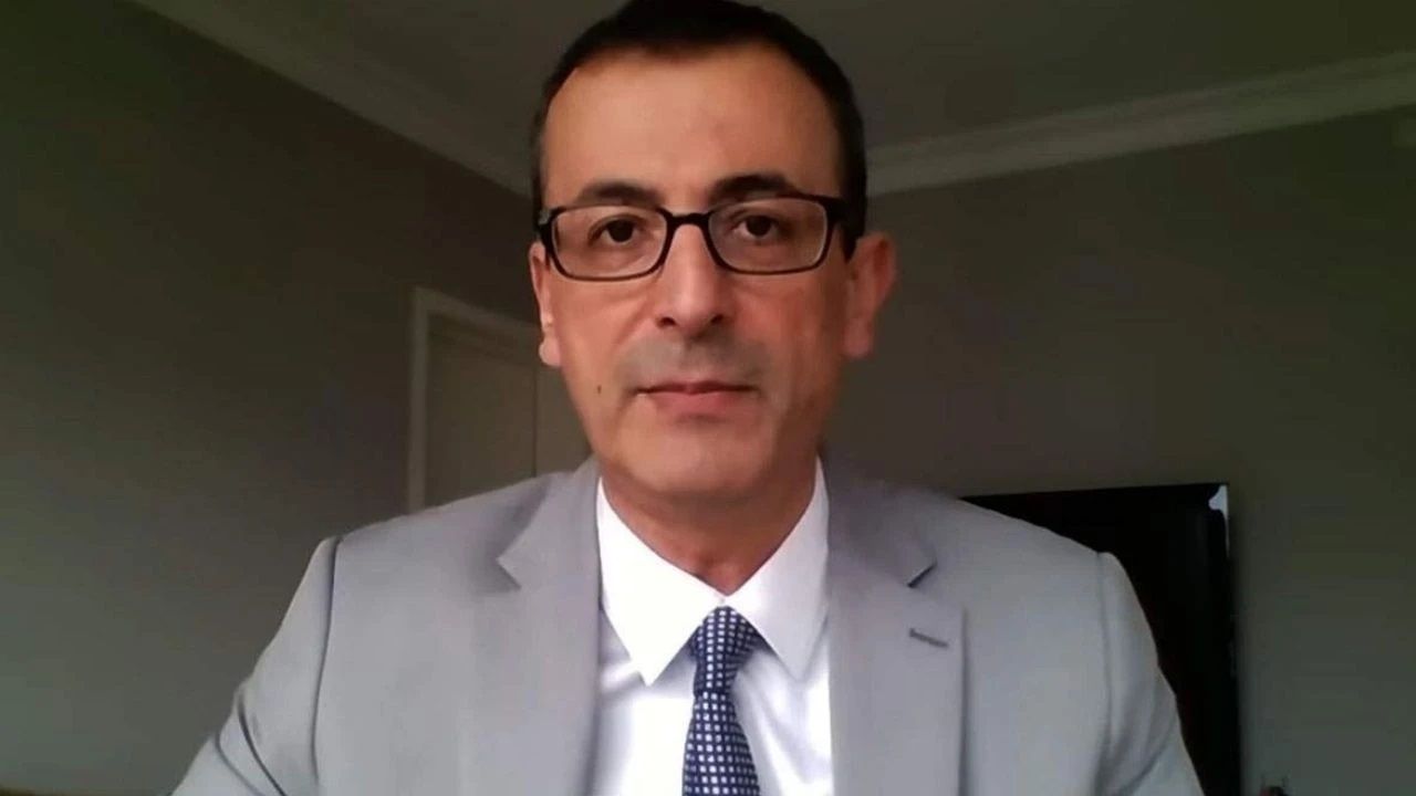 Ekonomist Evren Devrim Zelyut kimdir?